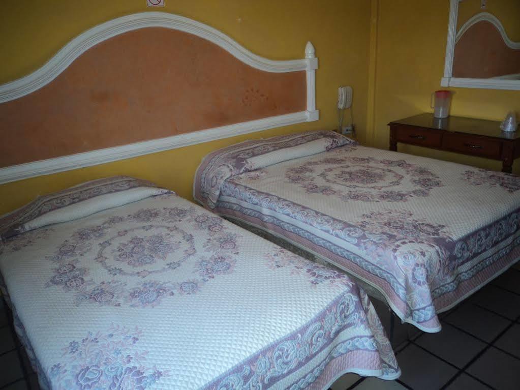 Hotel Del Valle Los Mochis Kültér fotó
